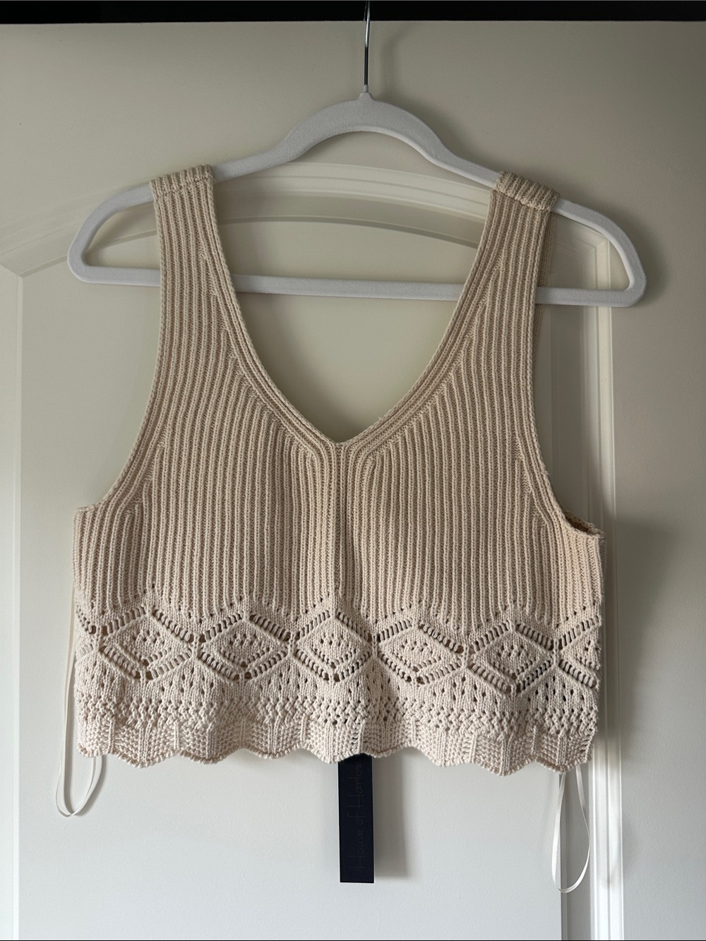 House of Harlow Knit V-Neck Cream Crochet Hem Crop Tank Top - size M - NWT!!!